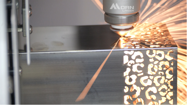 Machines de Découpe Laser de Tubes : Pourquoi Vous en Avez Besoin pour la Fabrication Métallique